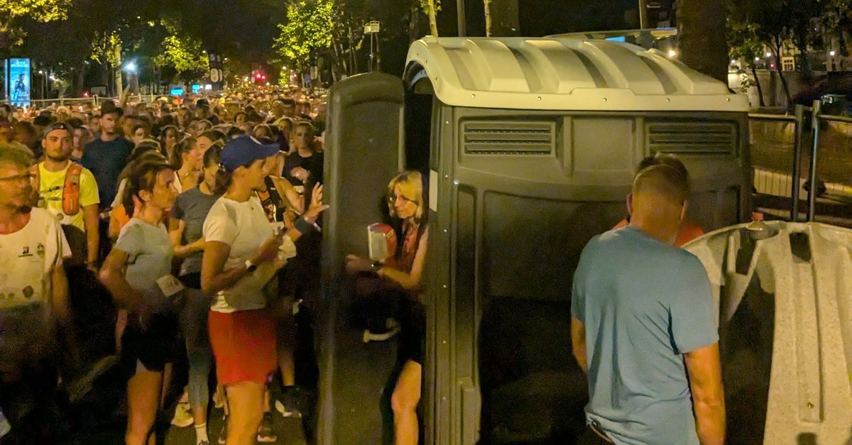 Toilettes au Marathon pour tous : le fossé entre hommes et femmes face à l'attente