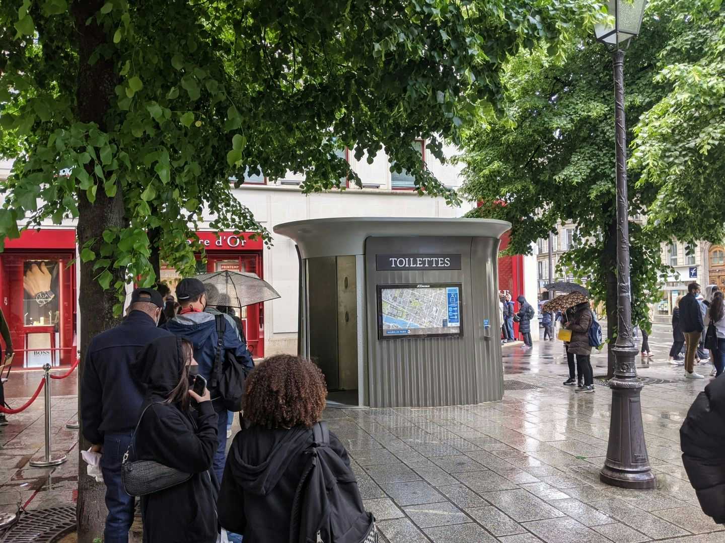 Toilettes publiques à Pourquoi les toilettes publiques sont un enjeu politique